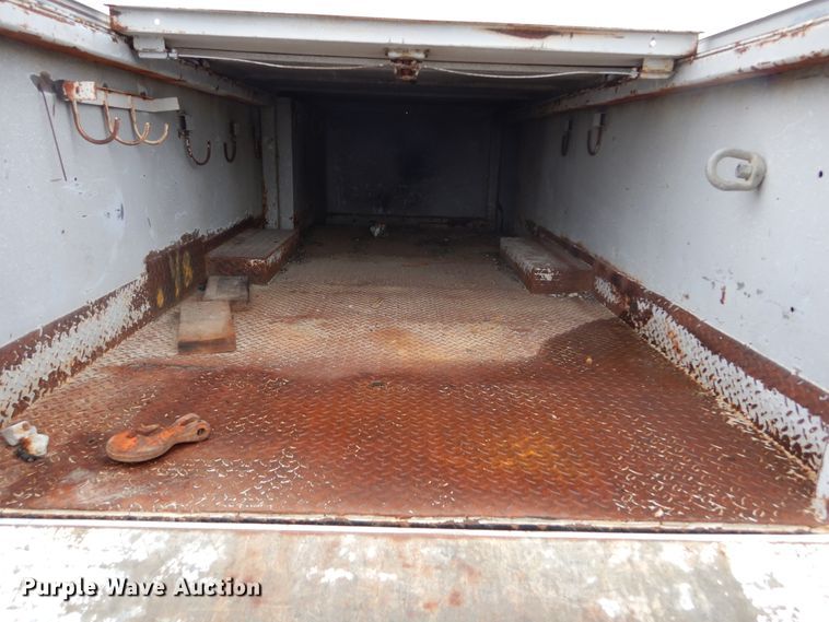 image for item KA9468 1997 Ford F800  utility / service truck