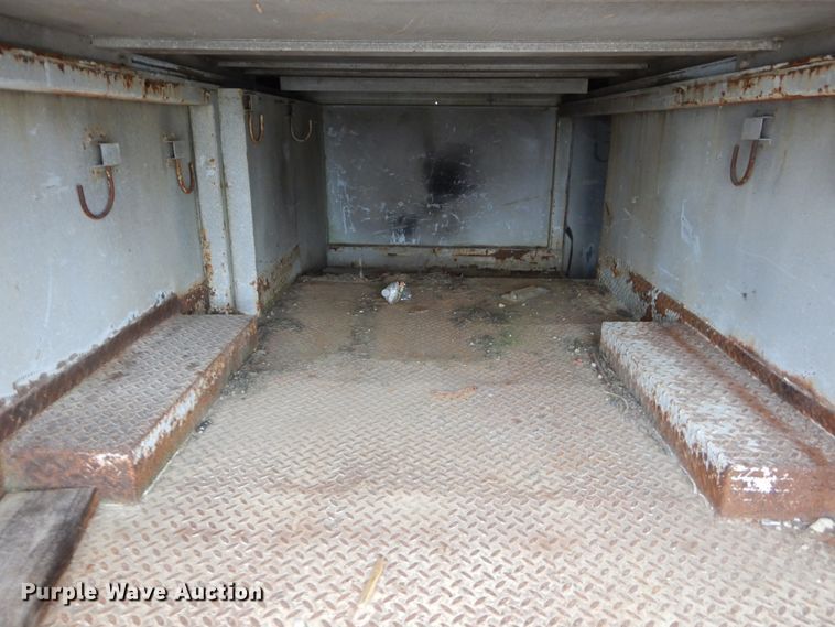 image for item KA9468 1997 Ford F800  utility / service truck