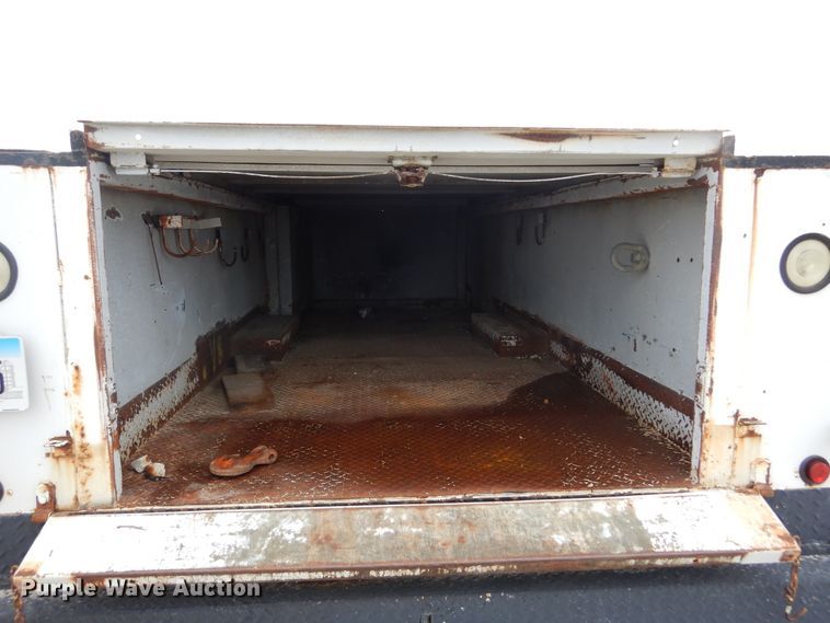 image for item KA9468 1997 Ford F800  utility / service truck