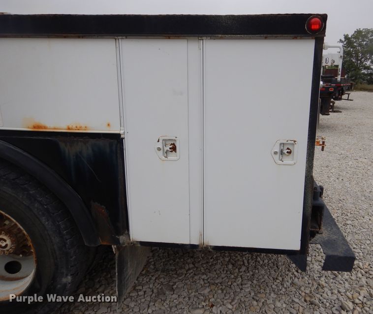 image for item KA9468 1997 Ford F800  utility / service truck