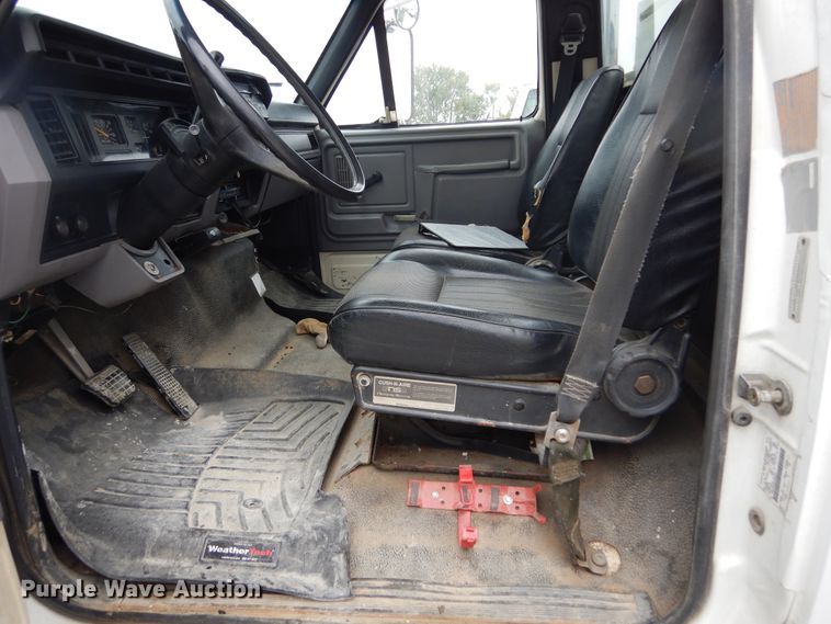 image for item KA9468 1997 Ford F800  utility / service truck