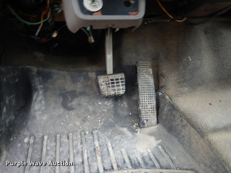 image for item KA9468 1997 Ford F800  utility / service truck