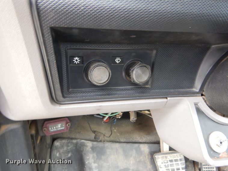 image for item KA9468 1997 Ford F800  utility / service truck