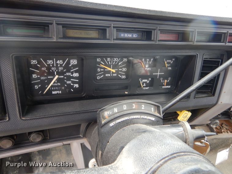 image for item KA9468 1997 Ford F800  utility / service truck