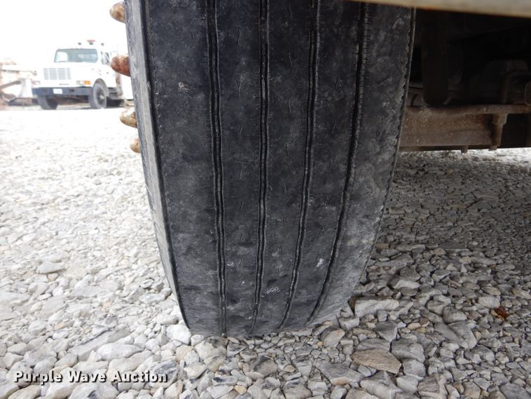 image for item KA9468 1997 Ford F800  utility / service truck