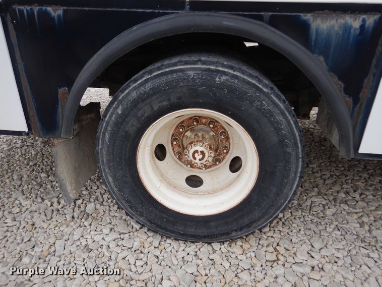 image for item KA9468 1997 Ford F800  utility / service truck