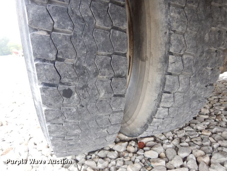 image for item KA9468 1997 Ford F800  utility / service truck