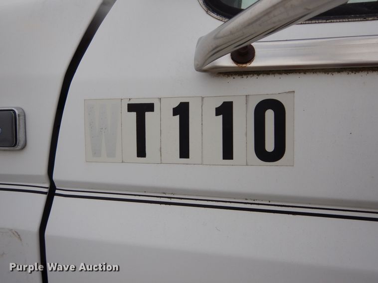 image for item KA9468 1997 Ford F800  utility / service truck