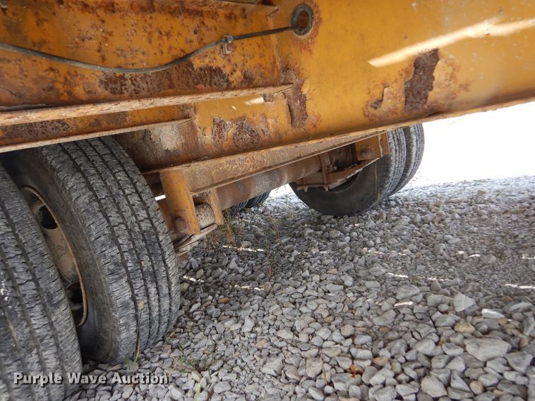 image for item KA9469 1999 Eager Beaver  equipment trailer