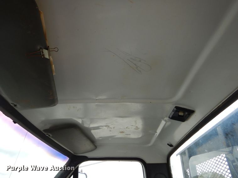 image for item KA9470 1993 Ford F700  flatbed truck