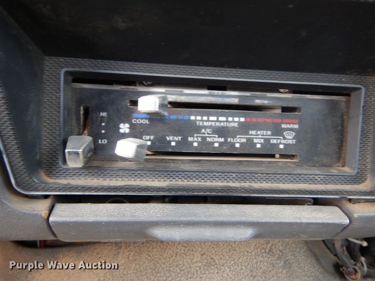 image for item KA9470 1993 Ford F700  flatbed truck