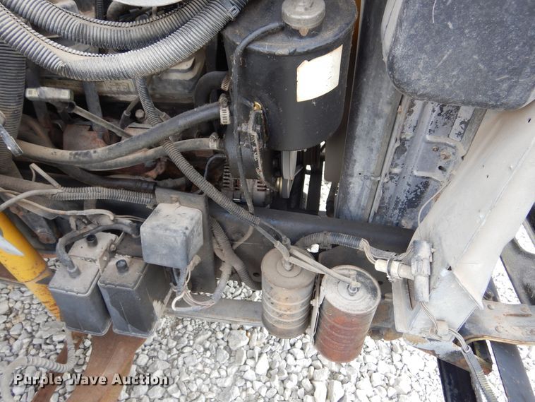 image for item KA9470 1993 Ford F700  flatbed truck