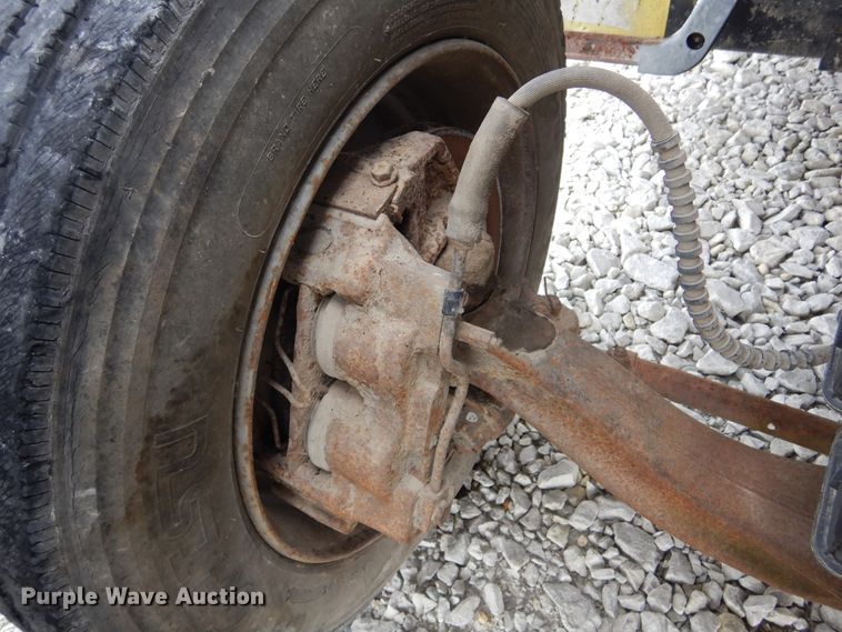 image for item KA9470 1993 Ford F700  flatbed truck