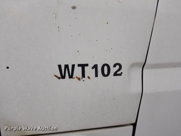 image for item KA9470 1993 Ford F700  flatbed truck