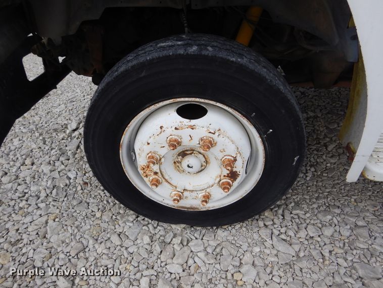 image for item KA9470 1993 Ford F700  flatbed truck