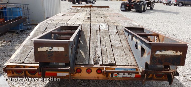 image for item KA9472 1999 Trail King TK20-2500  equipment trailer