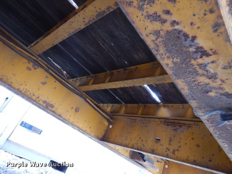 image for item KA9472 1999 Trail King TK20-2500  equipment trailer