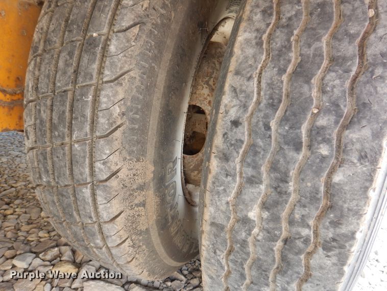 image for item KA9472 1999 Trail King TK20-2500  equipment trailer