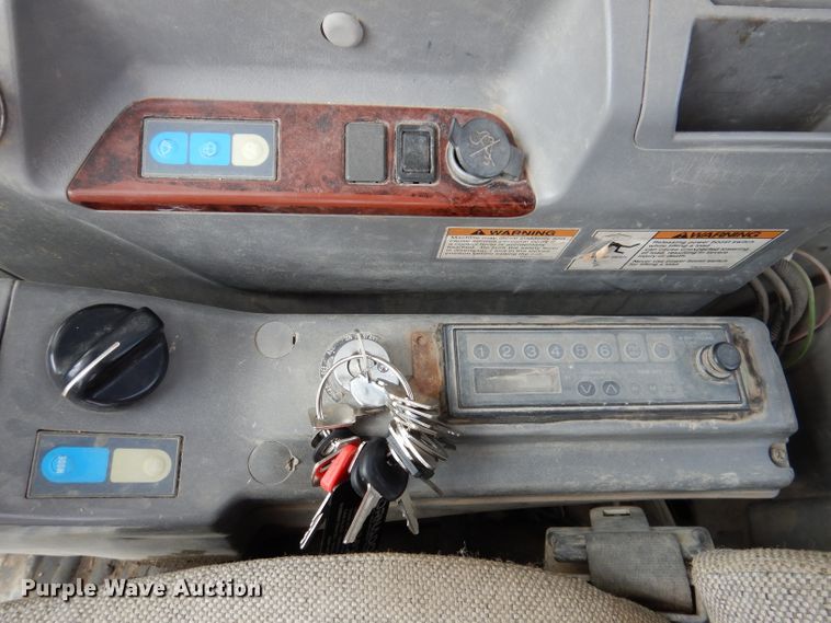 image for item KA9473 2001 Kobelco SK480LC  excavator