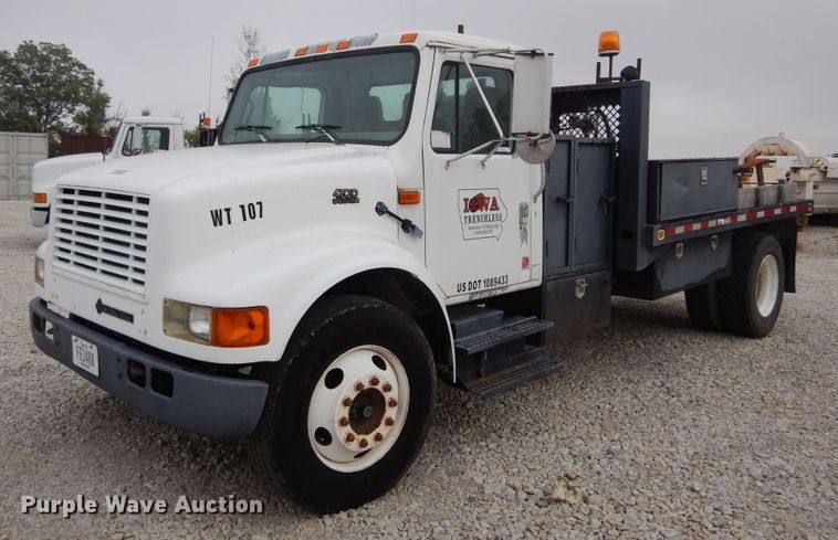 image for item KA9475 1998 International 4700  flatbed truck