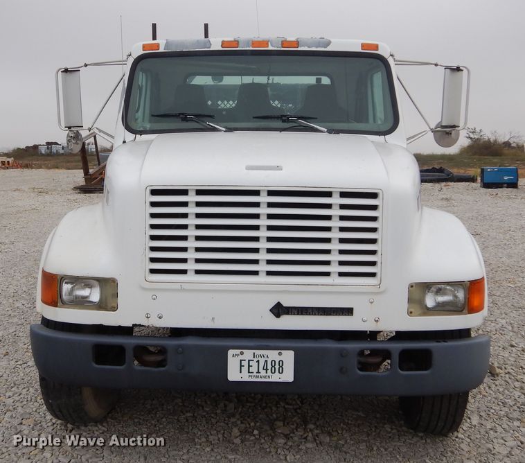 image for item KA9475 1998 International 4700  flatbed truck