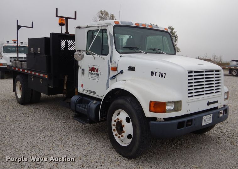 image for item KA9475 1998 International 4700  flatbed truck