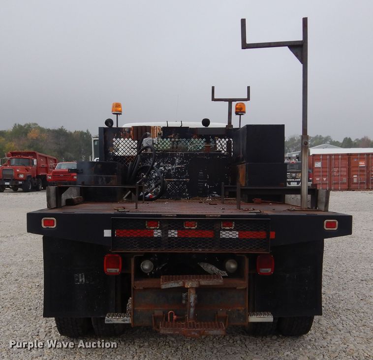 image for item KA9475 1998 International 4700  flatbed truck