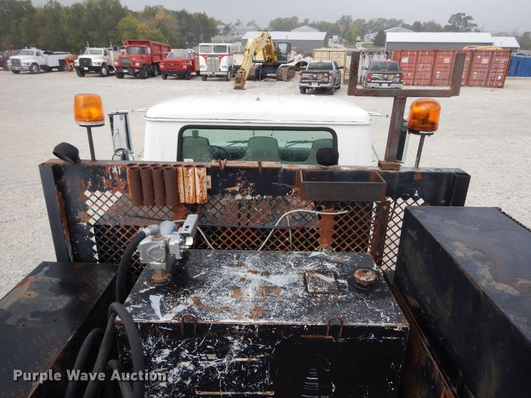 image for item KA9475 1998 International 4700  flatbed truck