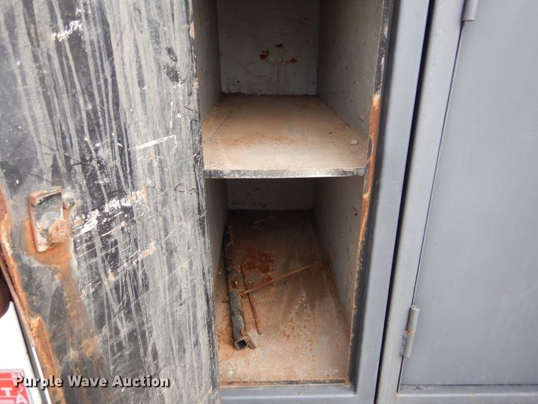 image for item KA9475 1998 International 4700  flatbed truck