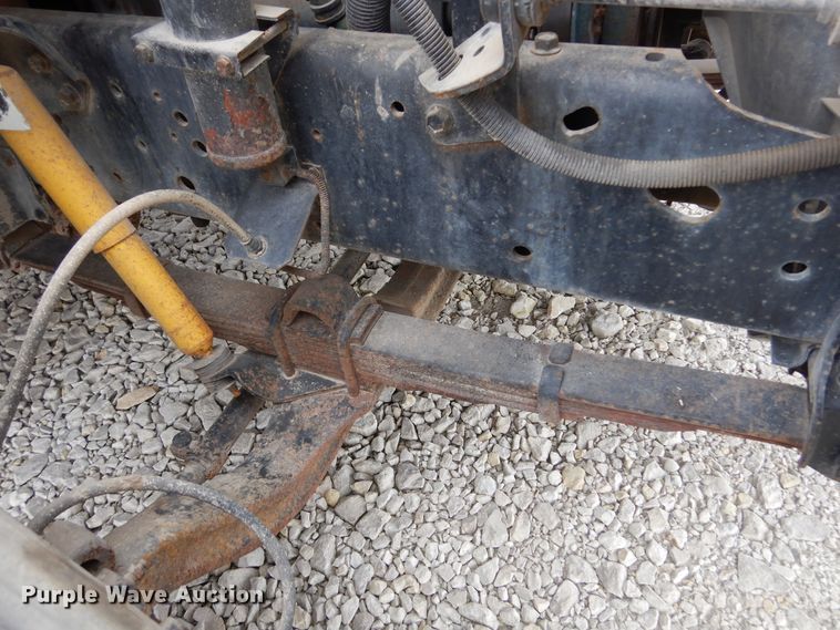 image for item KA9475 1998 International 4700  flatbed truck