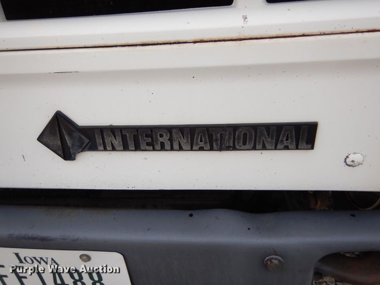 image for item KA9475 1998 International 4700  flatbed truck