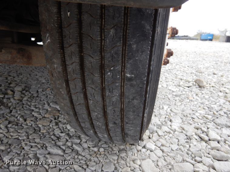 image for item KA9475 1998 International 4700  flatbed truck