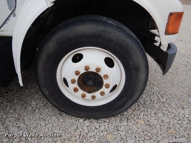 image for item KA9475 1998 International 4700  flatbed truck