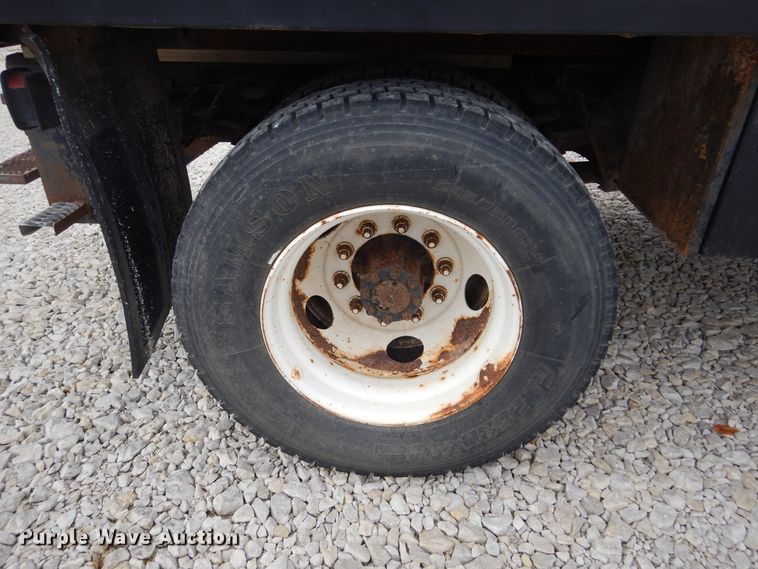 image for item KA9475 1998 International 4700  flatbed truck