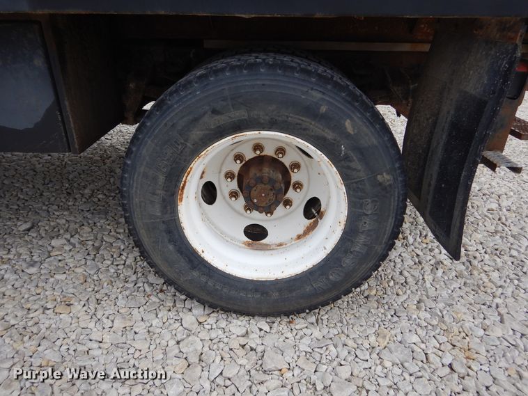 image for item KA9475 1998 International 4700  flatbed truck