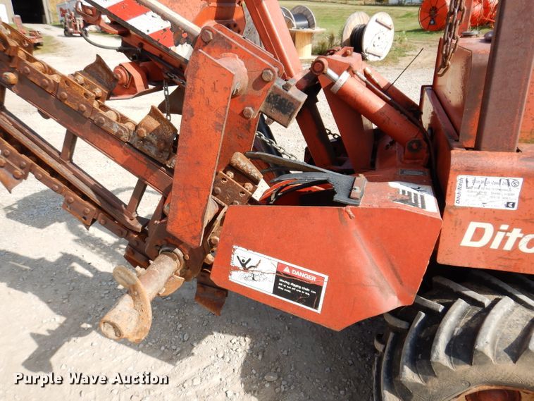 image for item KA9495 1988 Ditch Witch 5110  trencher