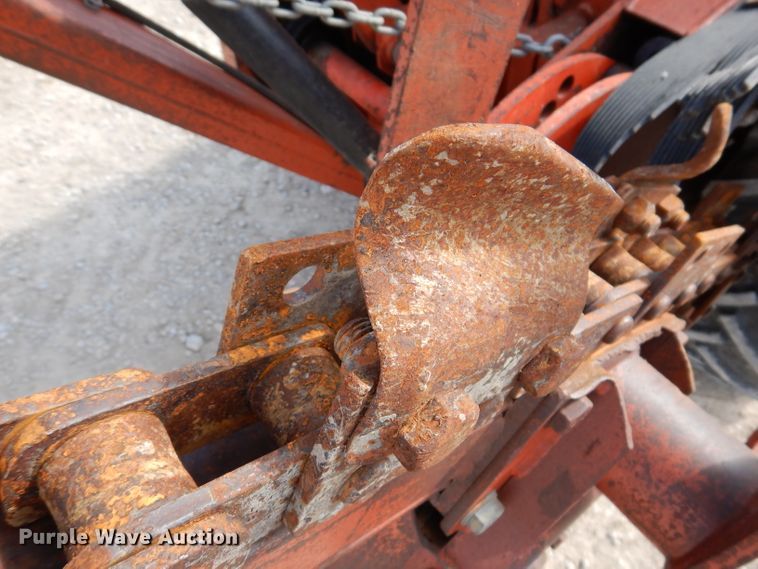 image for item KA9495 1988 Ditch Witch 5110  trencher