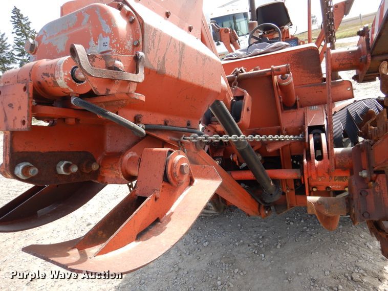 image for item KA9495 1988 Ditch Witch 5110  trencher