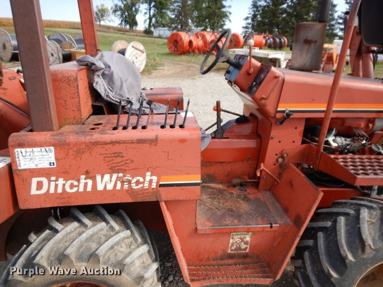 image for item KA9495 1988 Ditch Witch 5110  trencher