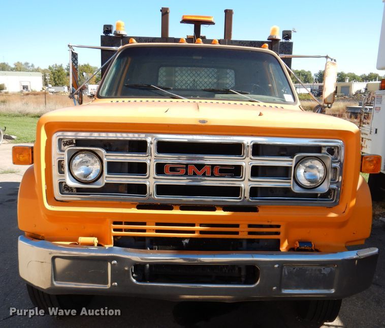 image for item KA9594 1987 GMC Sierra  flatbed truck