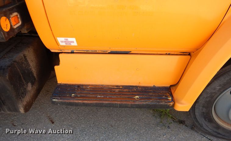 image for item KA9594 1987 GMC Sierra  flatbed truck