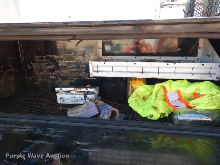 image for item KA9594 1987 GMC Sierra  flatbed truck