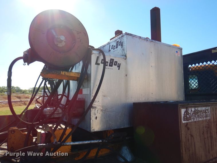 image for item KA9594 1987 GMC Sierra  flatbed truck