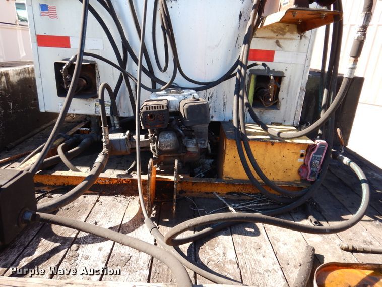 image for item KA9594 1987 GMC Sierra  flatbed truck