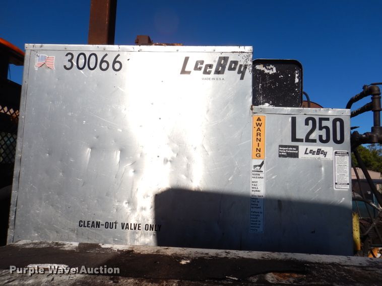 image for item KA9594 1987 GMC Sierra  flatbed truck