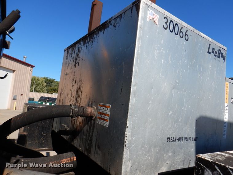 image for item KA9594 1987 GMC Sierra  flatbed truck