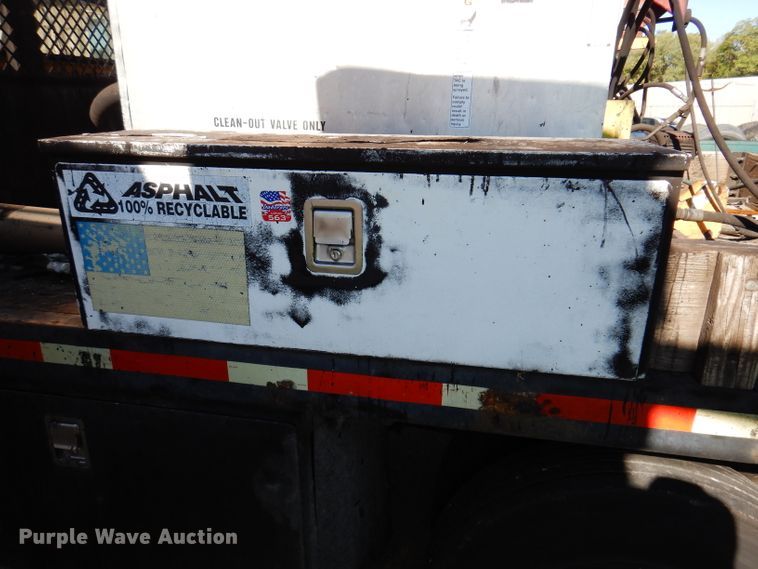 image for item KA9594 1987 GMC Sierra  flatbed truck