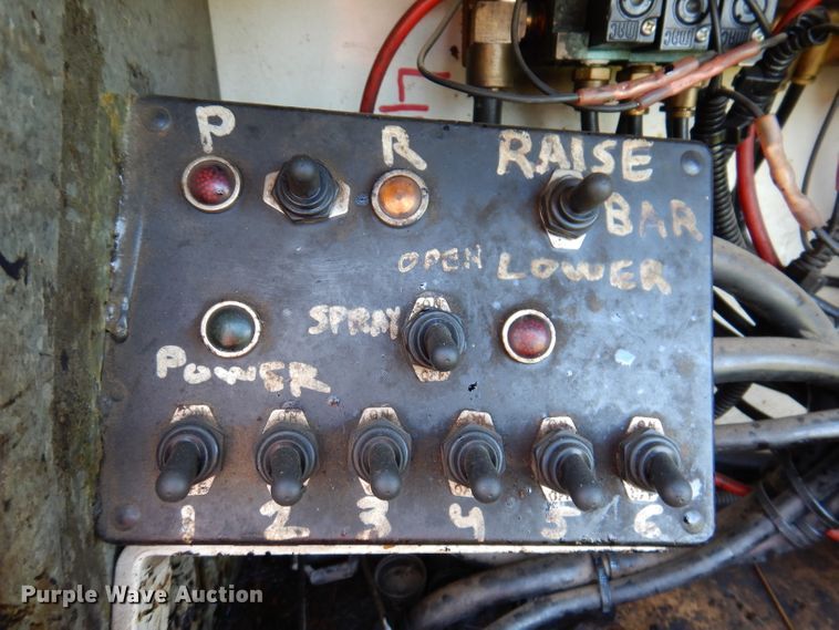 image for item KA9594 1987 GMC Sierra  flatbed truck