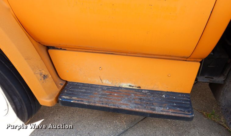 image for item KA9594 1987 GMC Sierra  flatbed truck