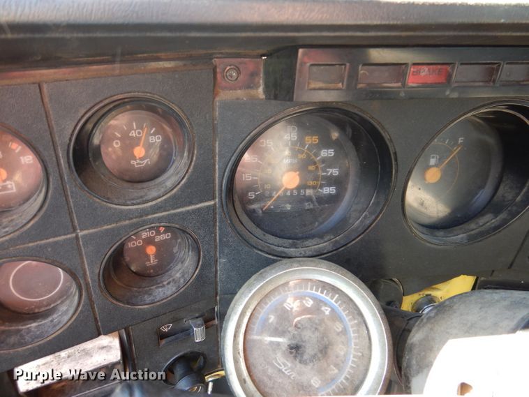 image for item KA9594 1987 GMC Sierra  flatbed truck